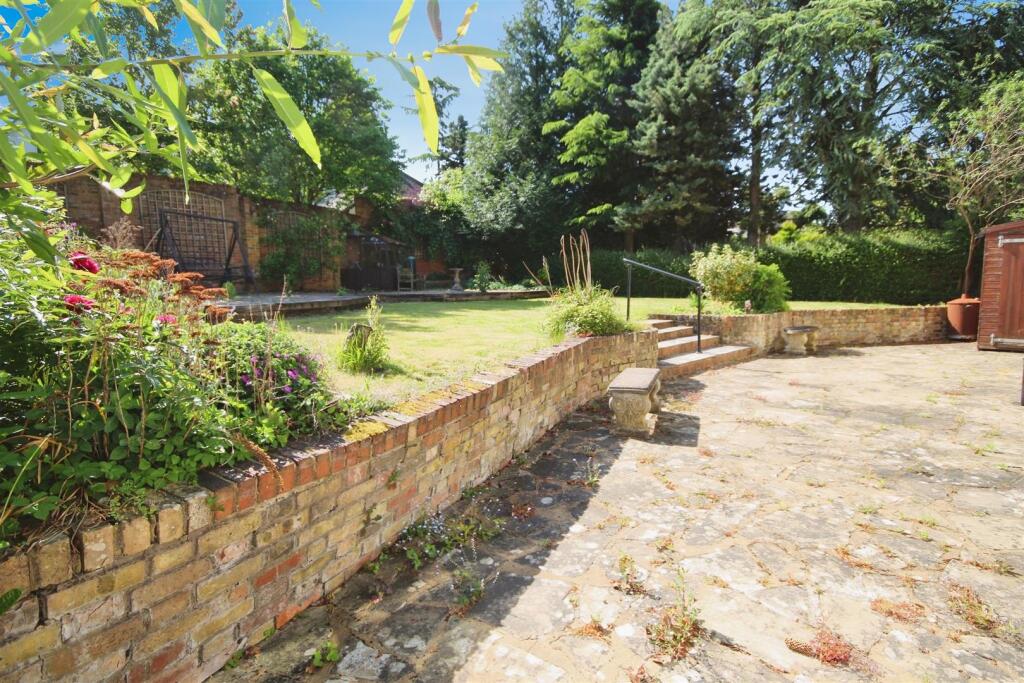 3519bc27-Garden 204.JPG