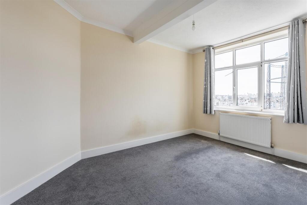 20a Cliff Road-7.jpg