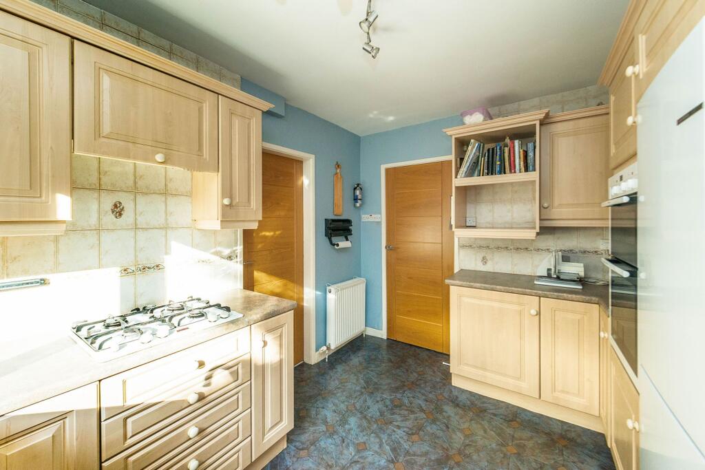 KITCHEN, DINER AND LOUNGE