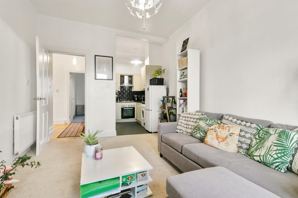 Lounge/ Kitchen