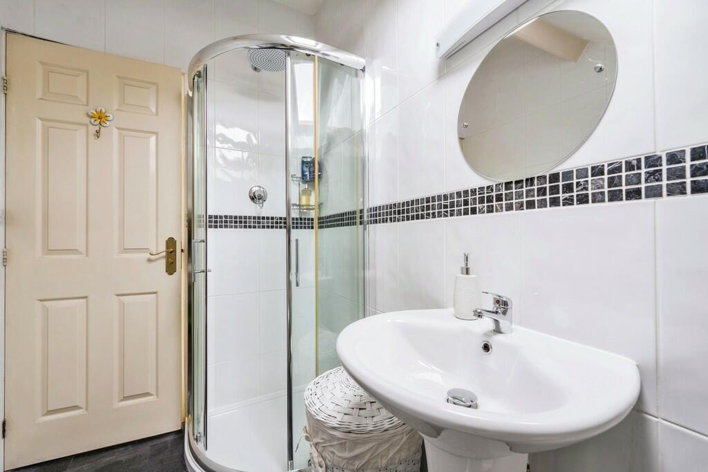 Ensuite Shower Ro...
