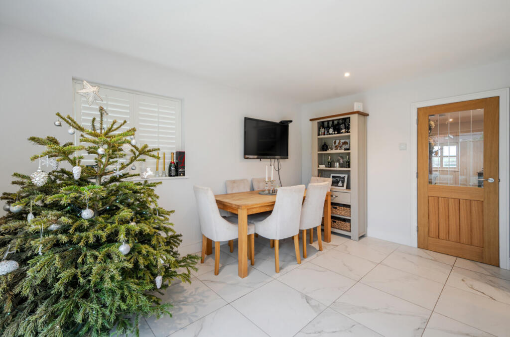 1383343-18-692dcd...