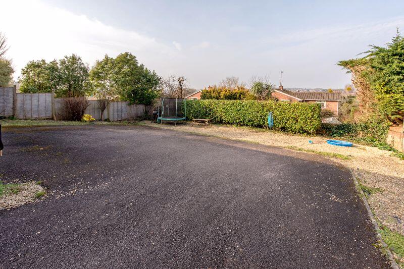 Parking/Communal Garden