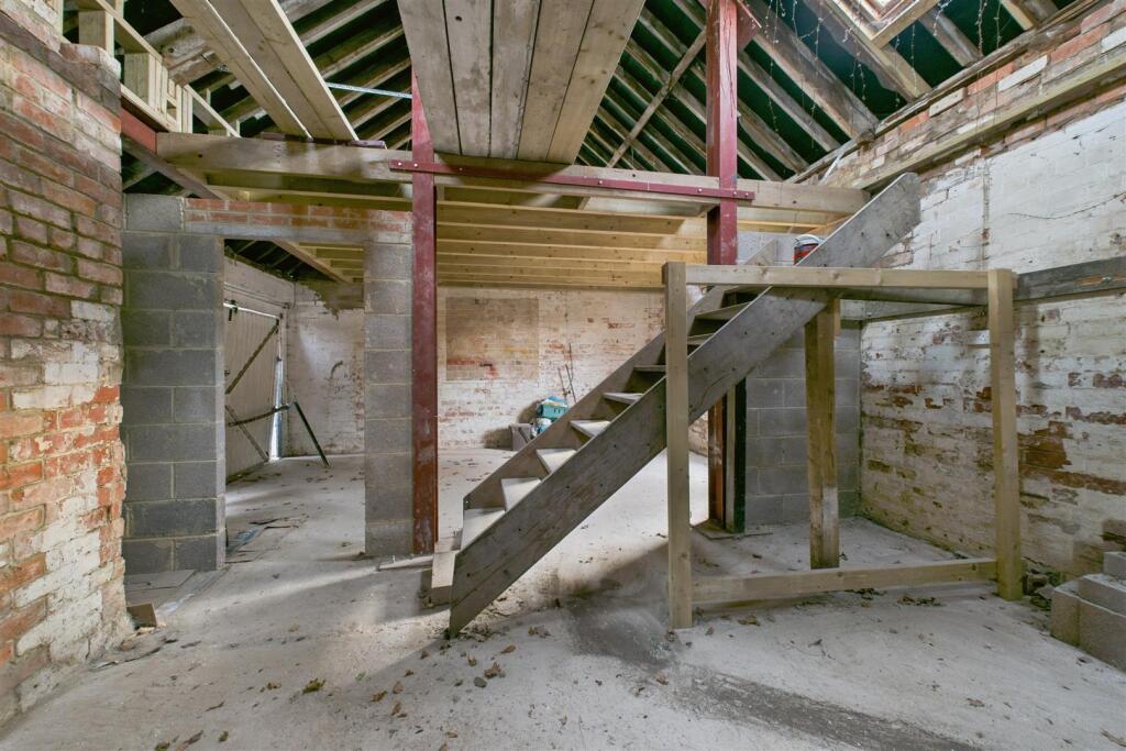 Georgia House, Cambridge, Gloucester GL2 7AL | Fre