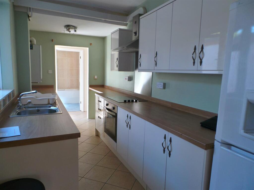 Lower Hillmorton Road 53 - Kitchen2.JPG