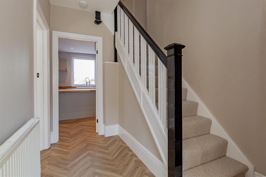 Entrance Hall-2.jpg