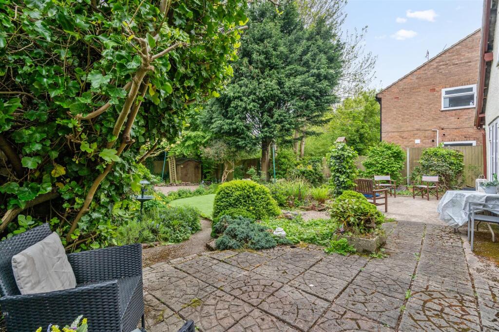 33 Aqueduct Road_19.jpg