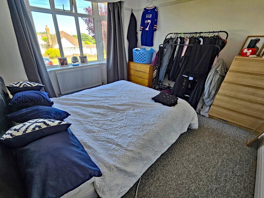 Second bedroom (1...