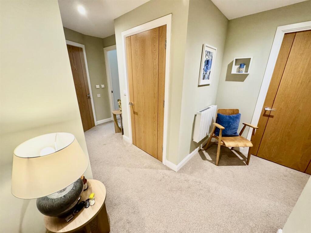 Hallway.jpg