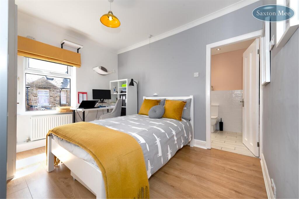 35 duncan bedroom  2 8089.jpg