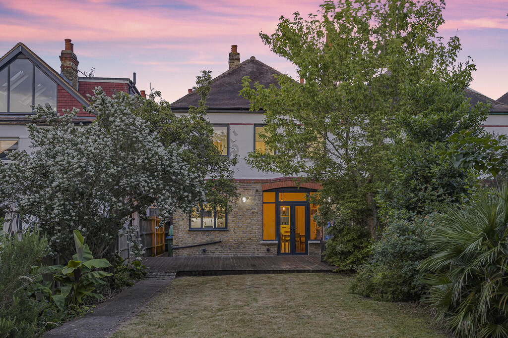 Twlight Garden (4...