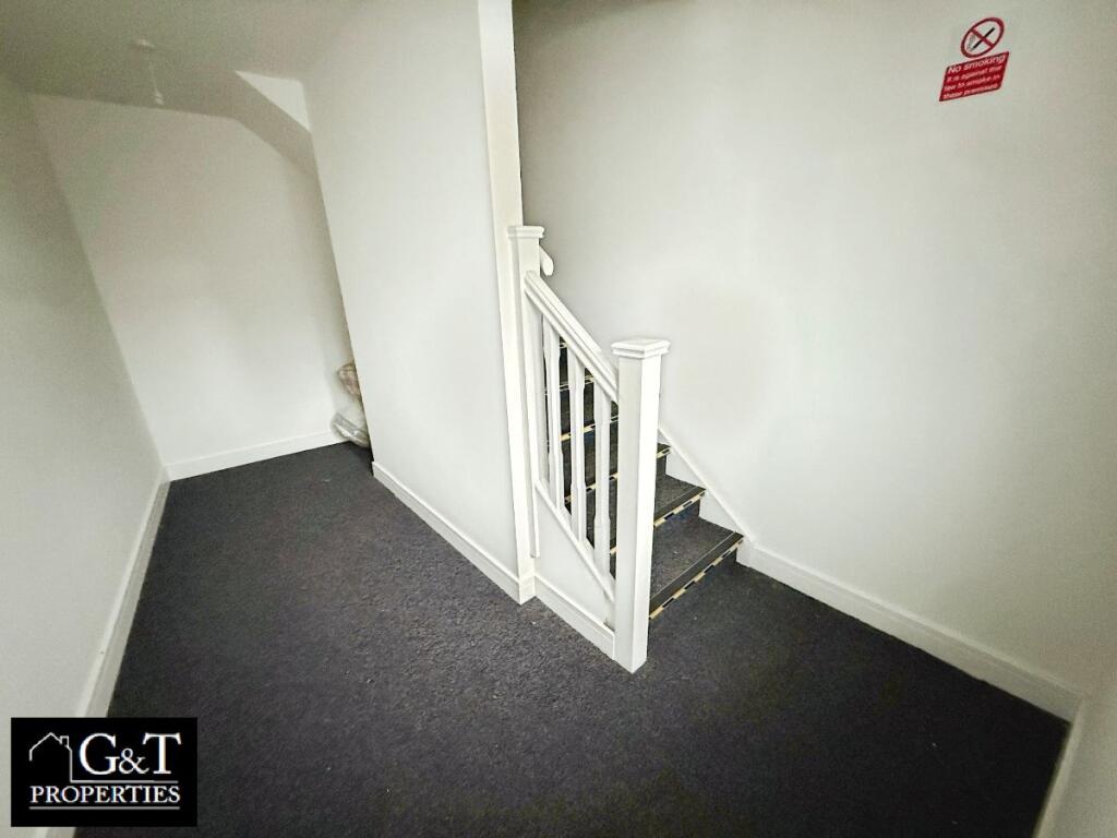 Hallway/Storage/Desk Space