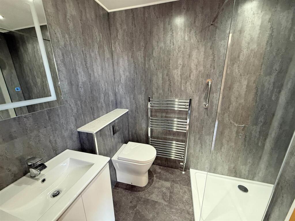 Shower room.jpg