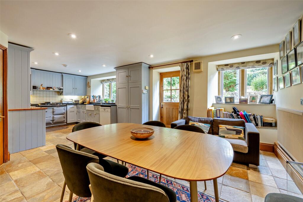 Kitchen/Breakfast