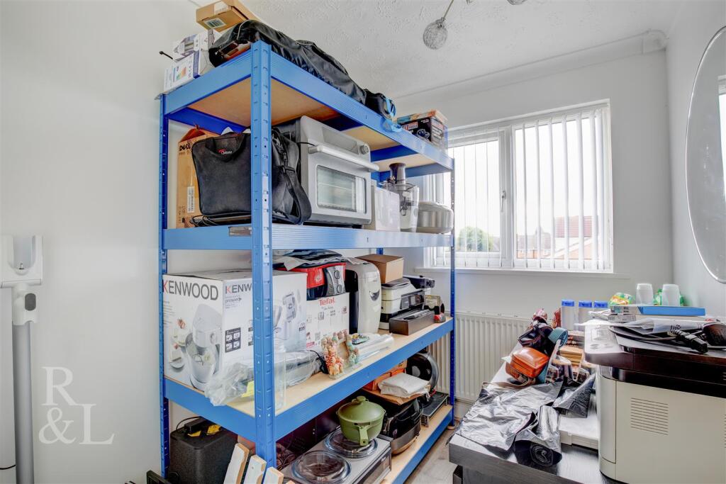 14 Carshalton Grove (10).jpg