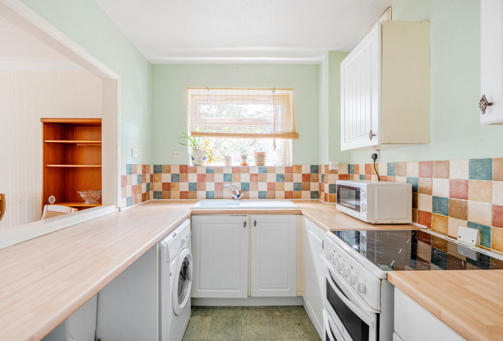 16-6821de0acffbc-...