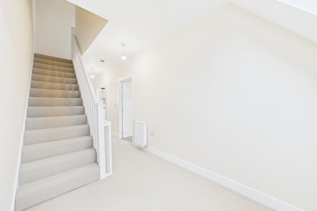 CAM03162G0-PR0225-STILL016