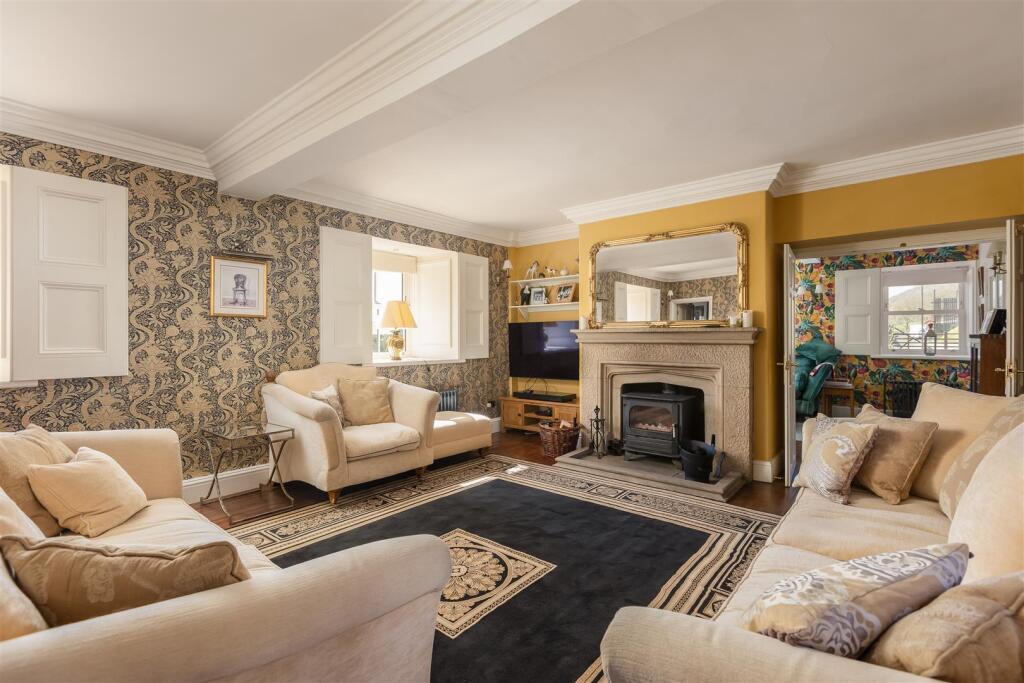 Grooms Cottage Sitting Room-2.jpg