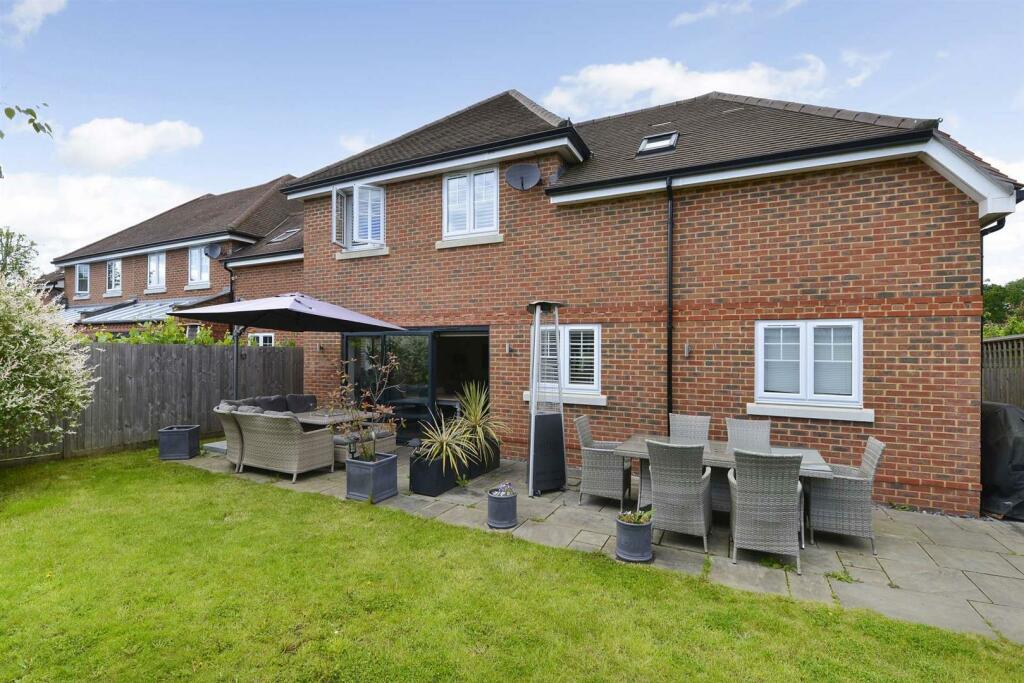 8 Alder Grove (13)-1920.jpg