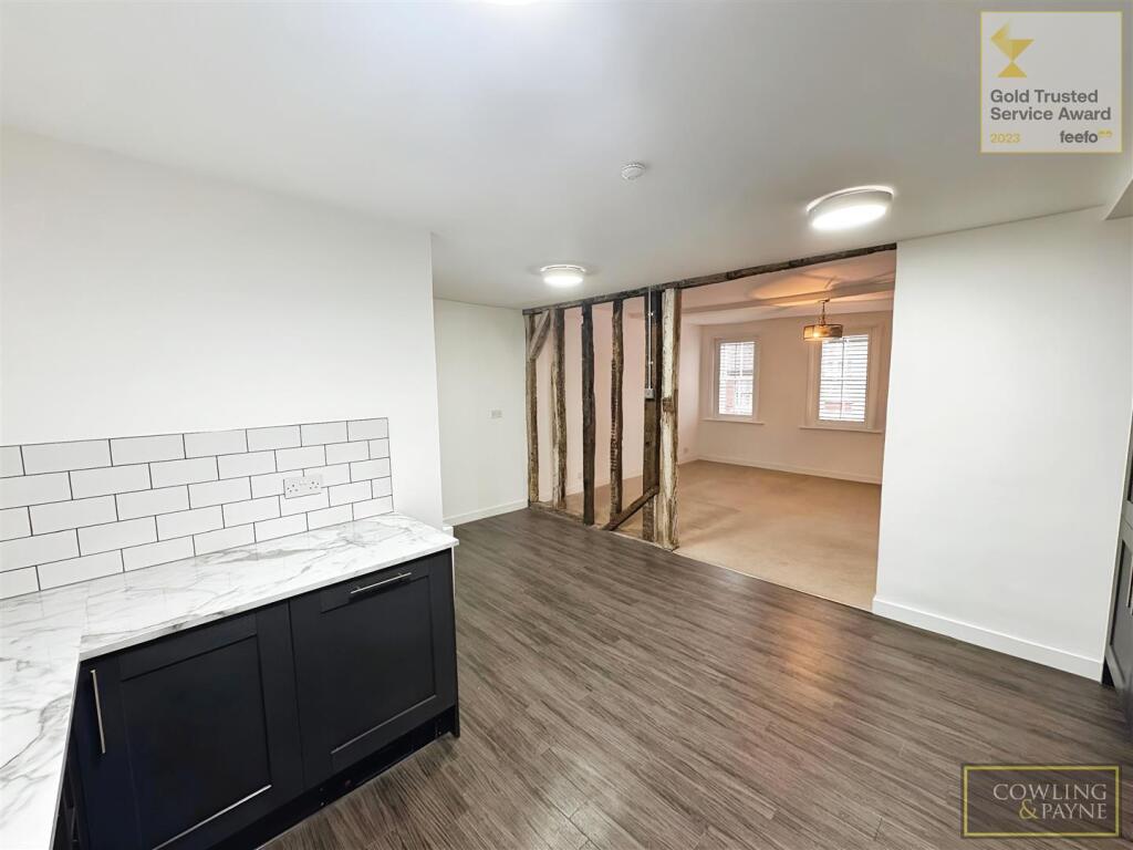 KITCHEN / DINER
