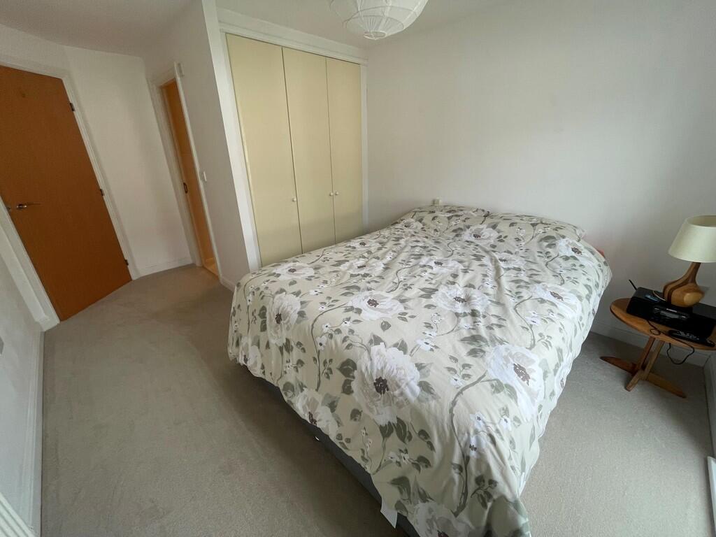 Flat 21 County Wh...