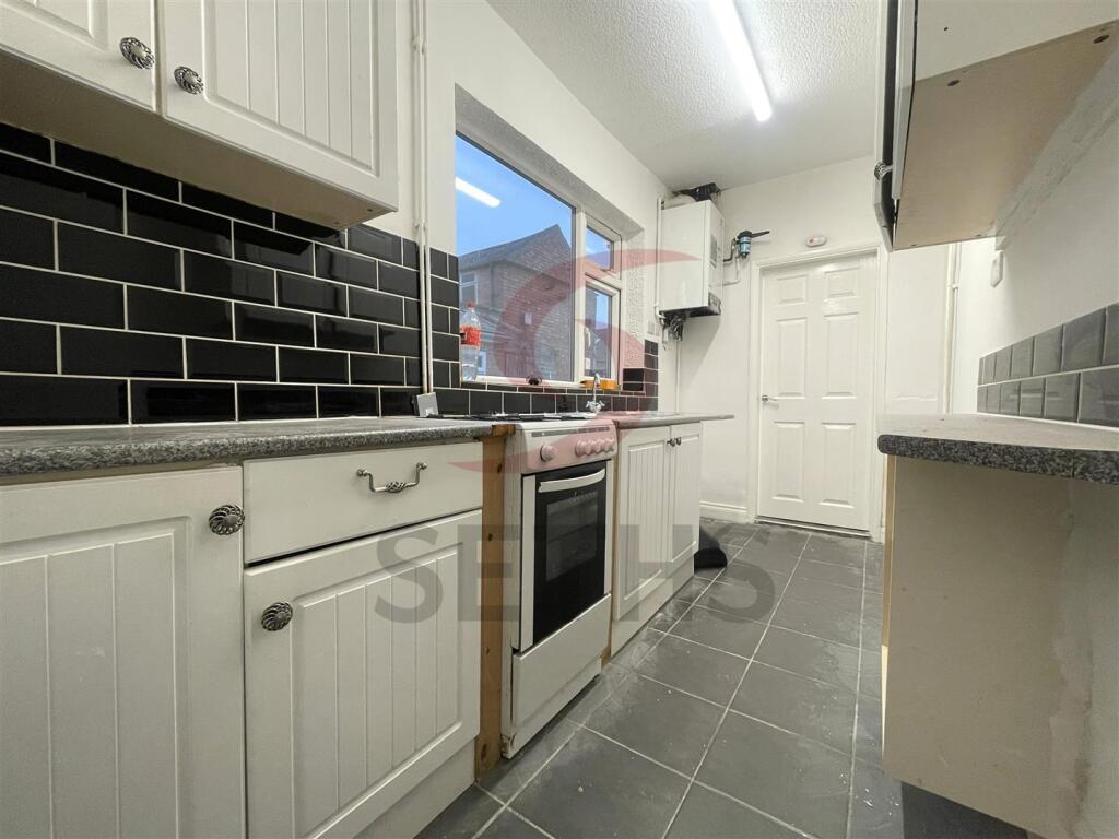 KITCHEN 1.jpg