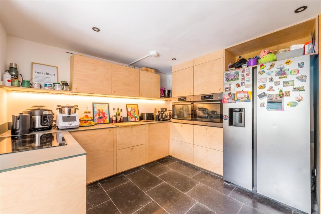 72 Norwich Drive-5.jpg