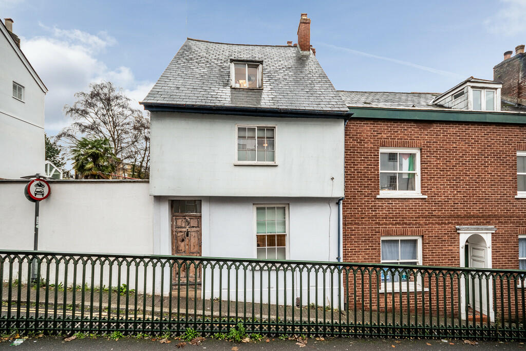 39 Lower North St...