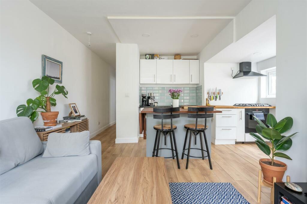 Chingford Avenue, E4