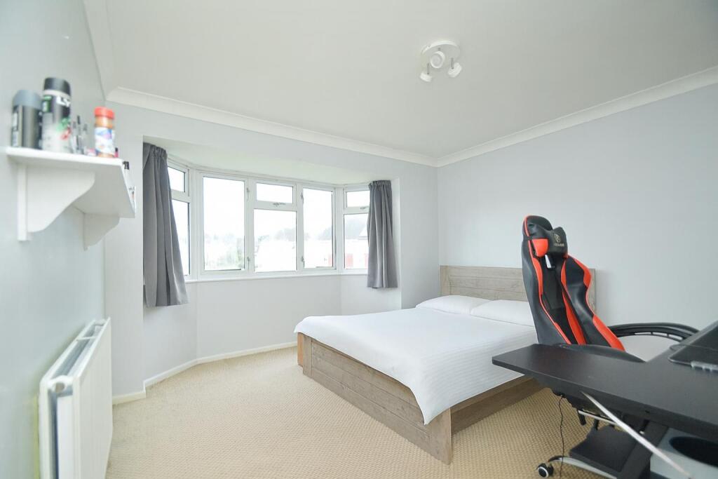 Bed1.jpg