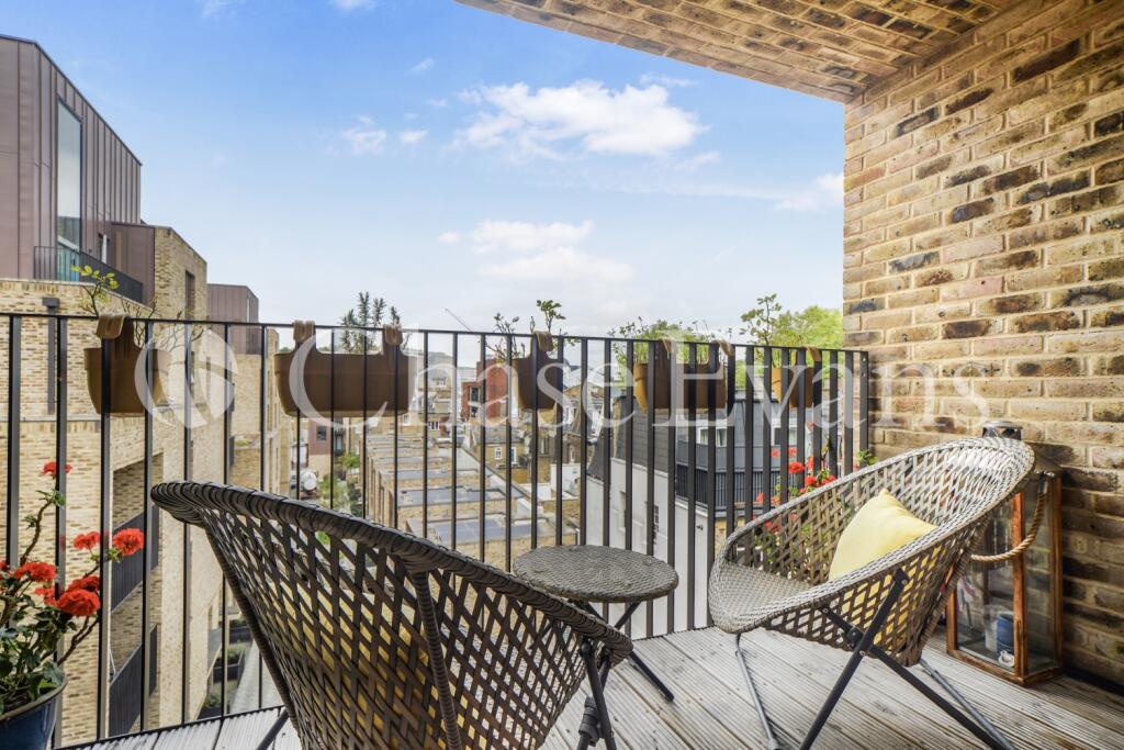 Hand Axe Yard, St Pa