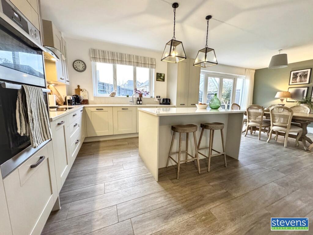 image00027_blurred (2)