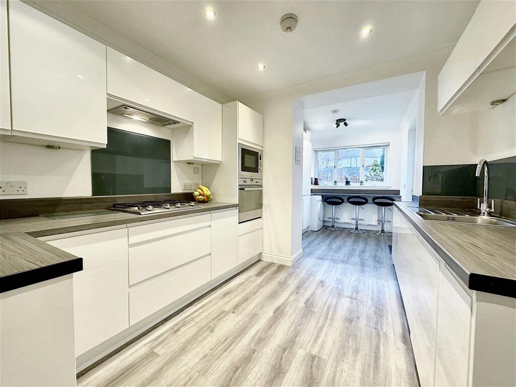 Dining kitchen
