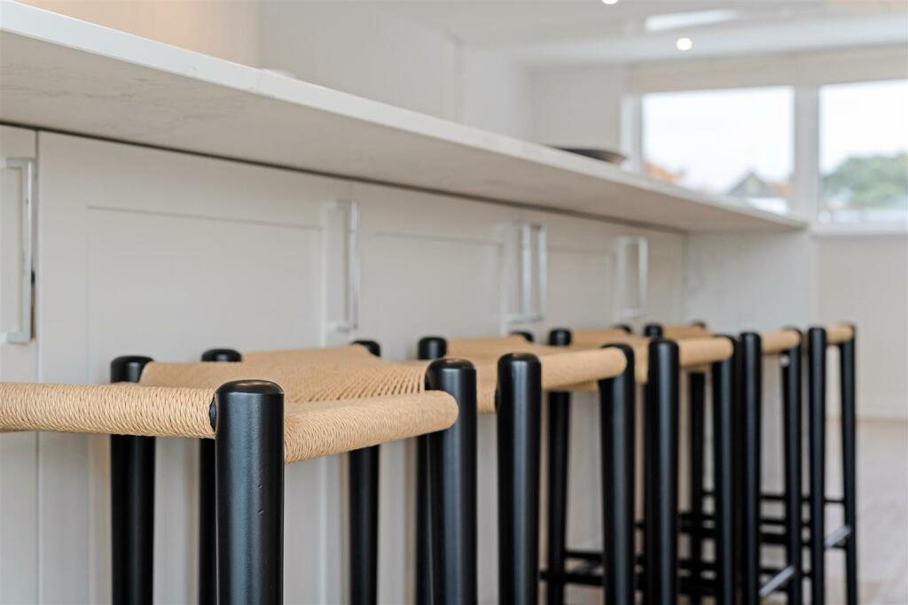 304 Sandbanks Road 327170 - (9).jpg