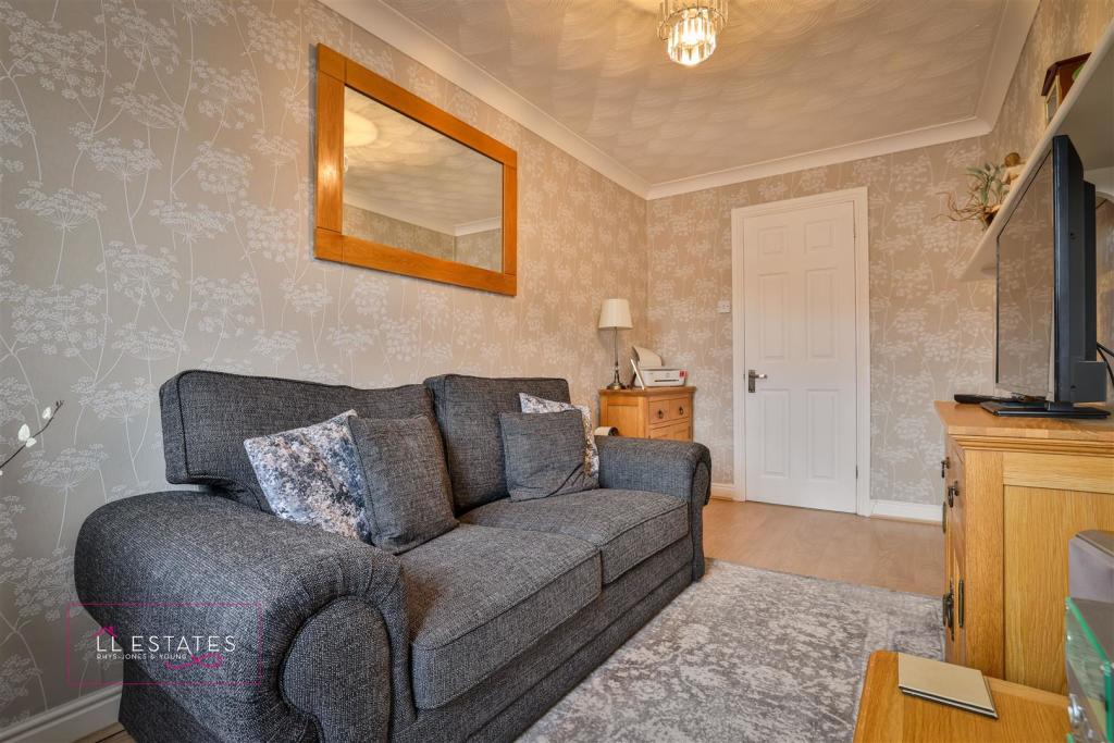 Ground floor bedroom.jpg
