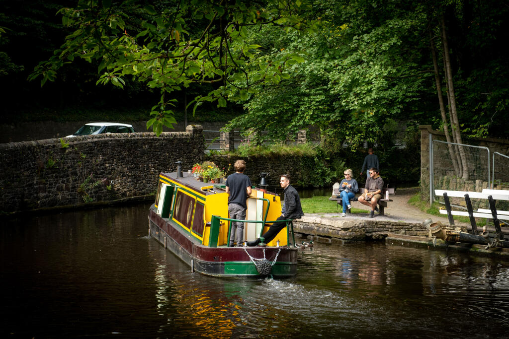 Local area image of canal close to Whaley Bridge