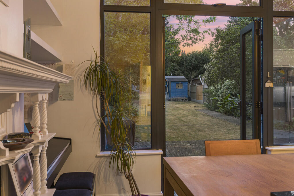 Dining Room (4)