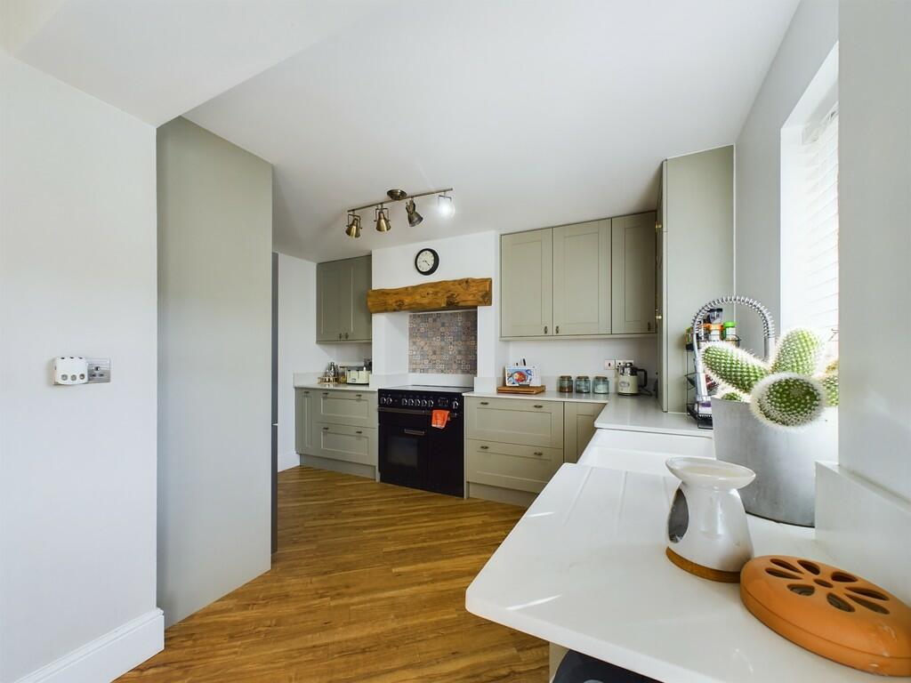 CAM02060G0-PR0255...