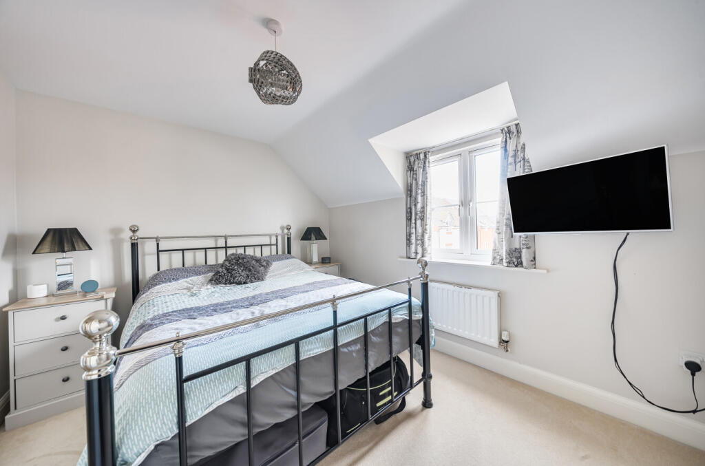 1349218-8-68bf103...