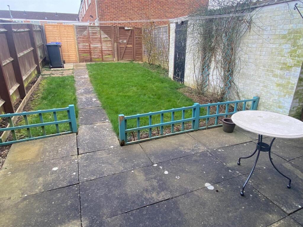 11 Coleridge Walk, Daventry