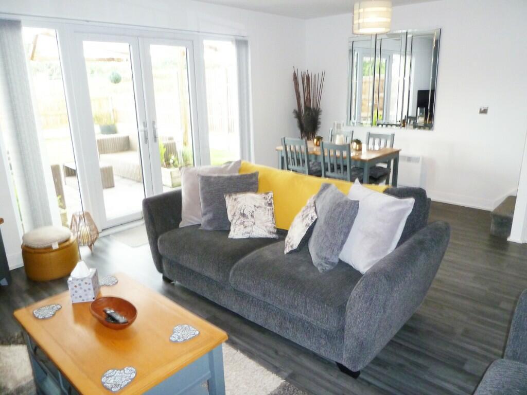 Lounge/dining room