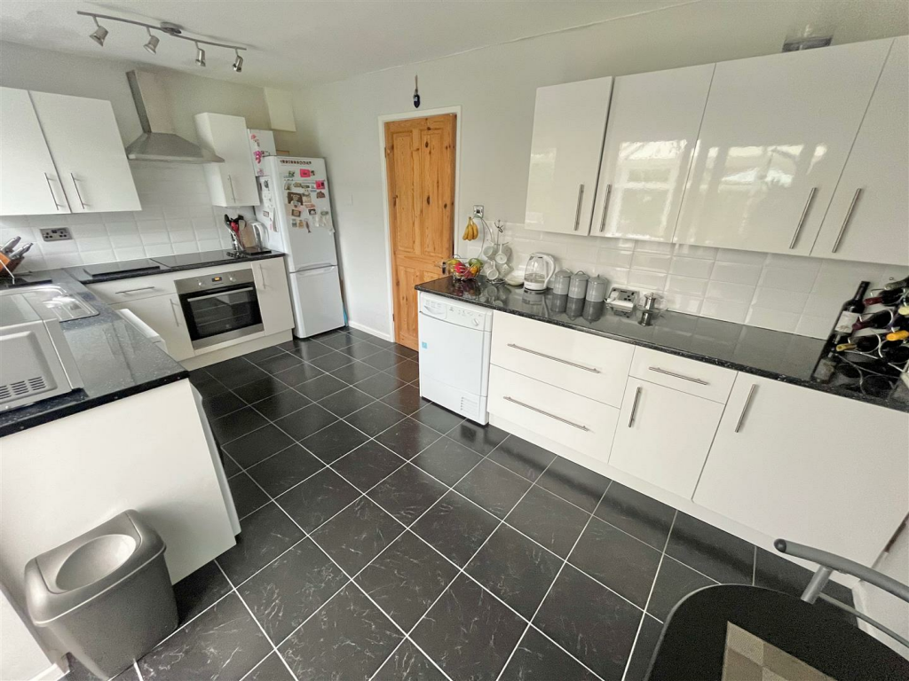 Kitchen Aspect 4