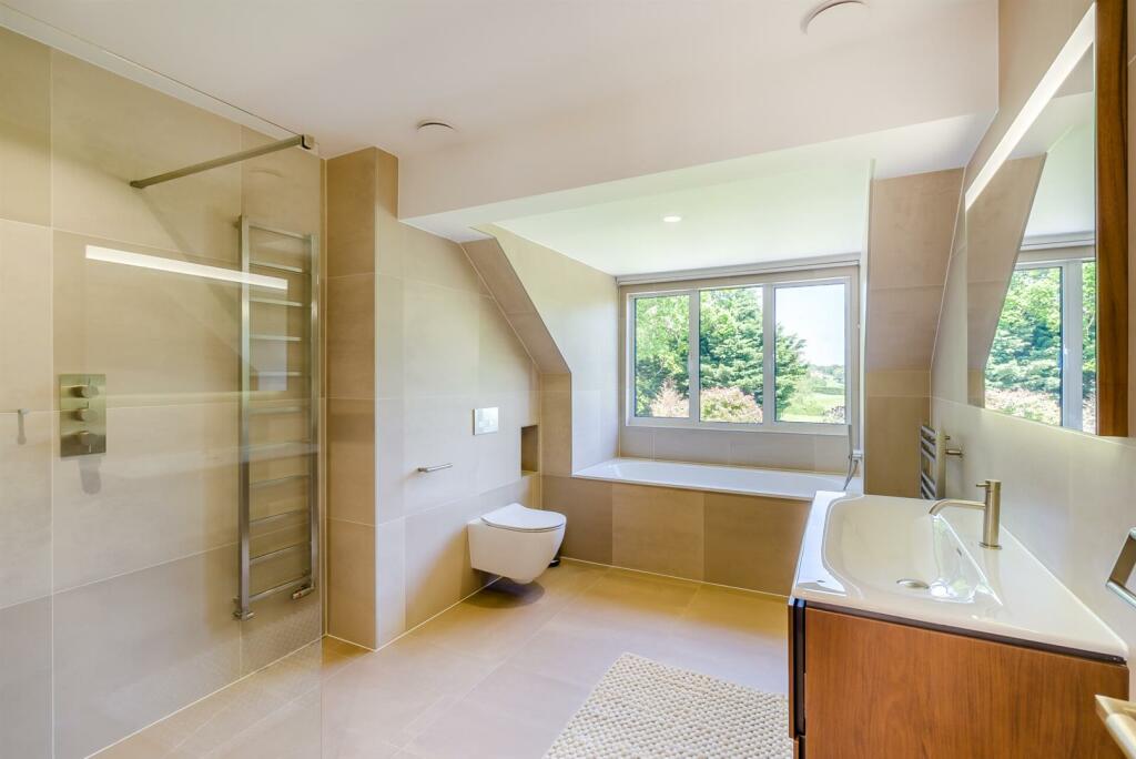 8594318-interior04.jpg