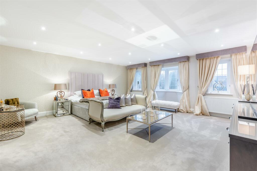 Devisdale Road, Altrincham, Cheshire, WA14 2AT - 4