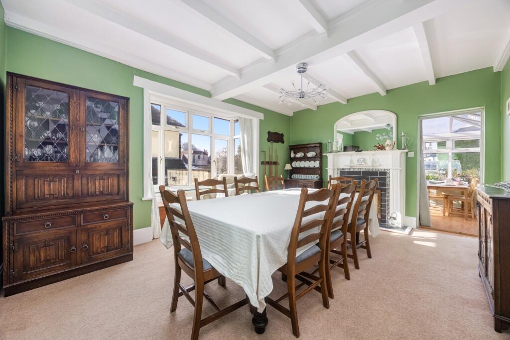 A26 - 20 Laura Grove Paignton - 250305