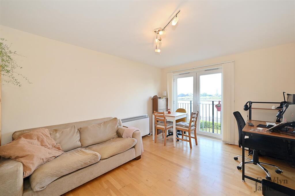 Ferguson-Close (5).JPG