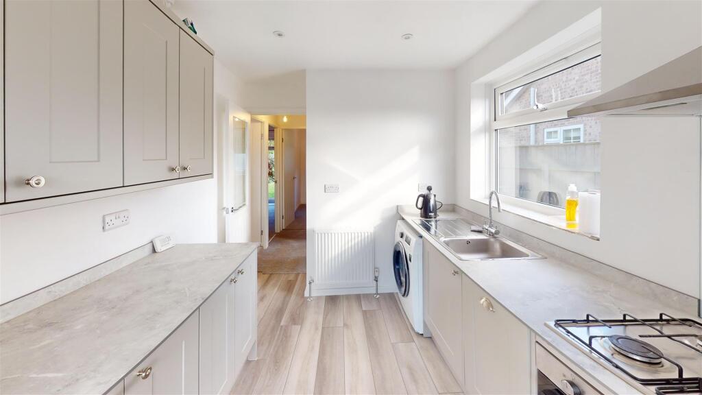 Woolmoor-Close-Thirsk-Kitchen 1.jpg