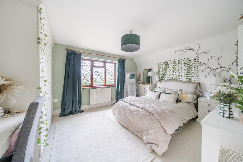 1313877-2-686e9f0...