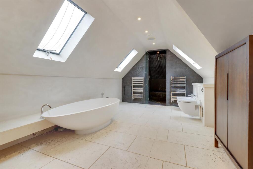 a-loft-bath1.jpg