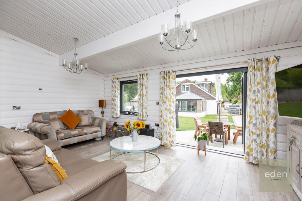 OUTBUILDING - LOUNGE/DINER/KITCHEN